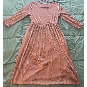 Reborn J Velvet Pink Midi Dress